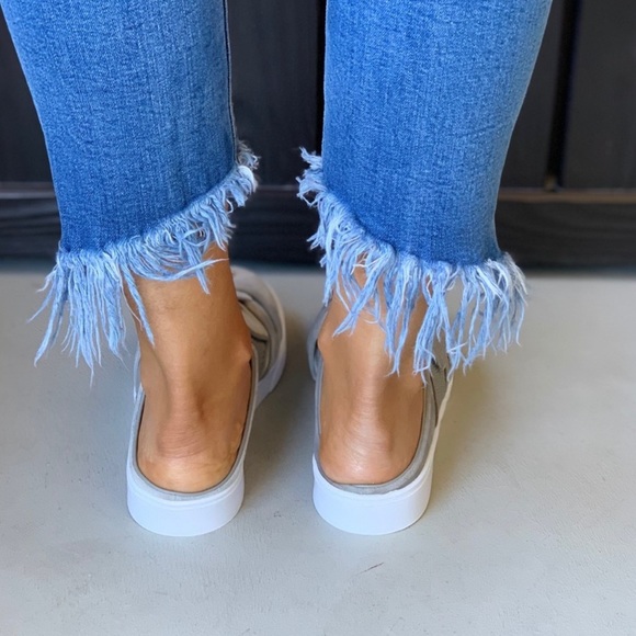 AshSuede Oversized Bow Sneaker Mule Distressed - Picture 3 of 3